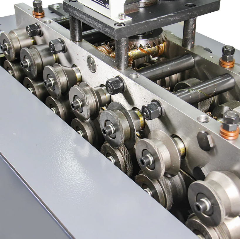 Máquina PF16G para hacer uniones tipo Pittsburgh en lámina KAYKA INDUSTRIAL