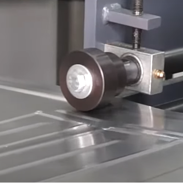 RM-12 Bordonadora y Biseladora de Lamina Manual con Seis Juegos de Rodillos Profundidad de Garganta 12" Calibre 18 Kayka Industrial