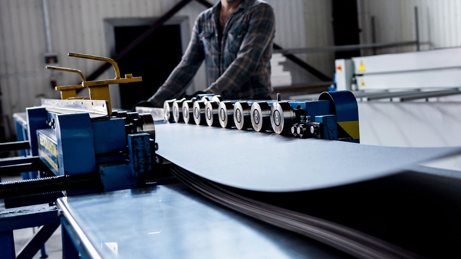 Aplicaciones de una Dobladora de lámina en la Industria Mexicana