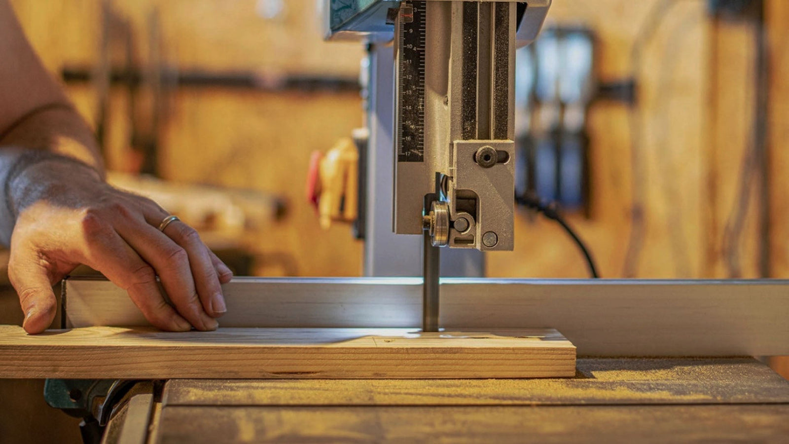 Ventajas de una Sierra Cinta frente a otros Tipos de Corte