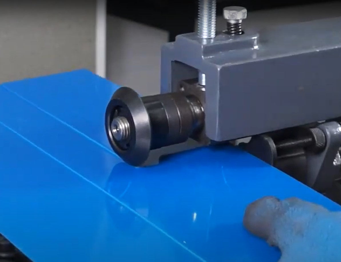 <transcy>RM08 -22 Gauge (0.8mm) Manual Blade Beveling Machine, 7 &quot;(17cm) Throat</transcy>