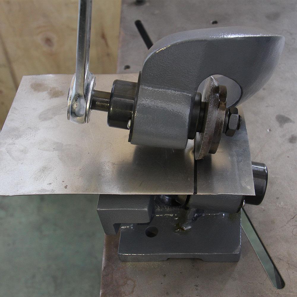 <transcy>MMS-2 Throatless Manual Roller for Sheet Roller</transcy>